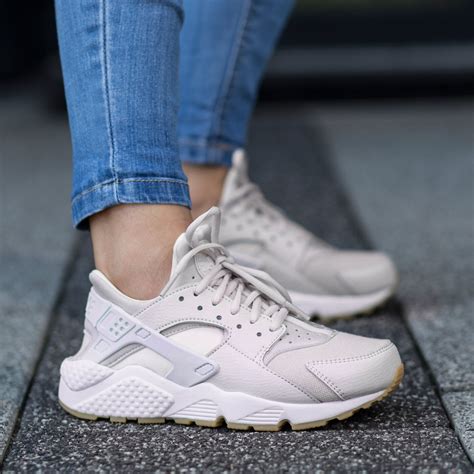 w Nike Air Huarache